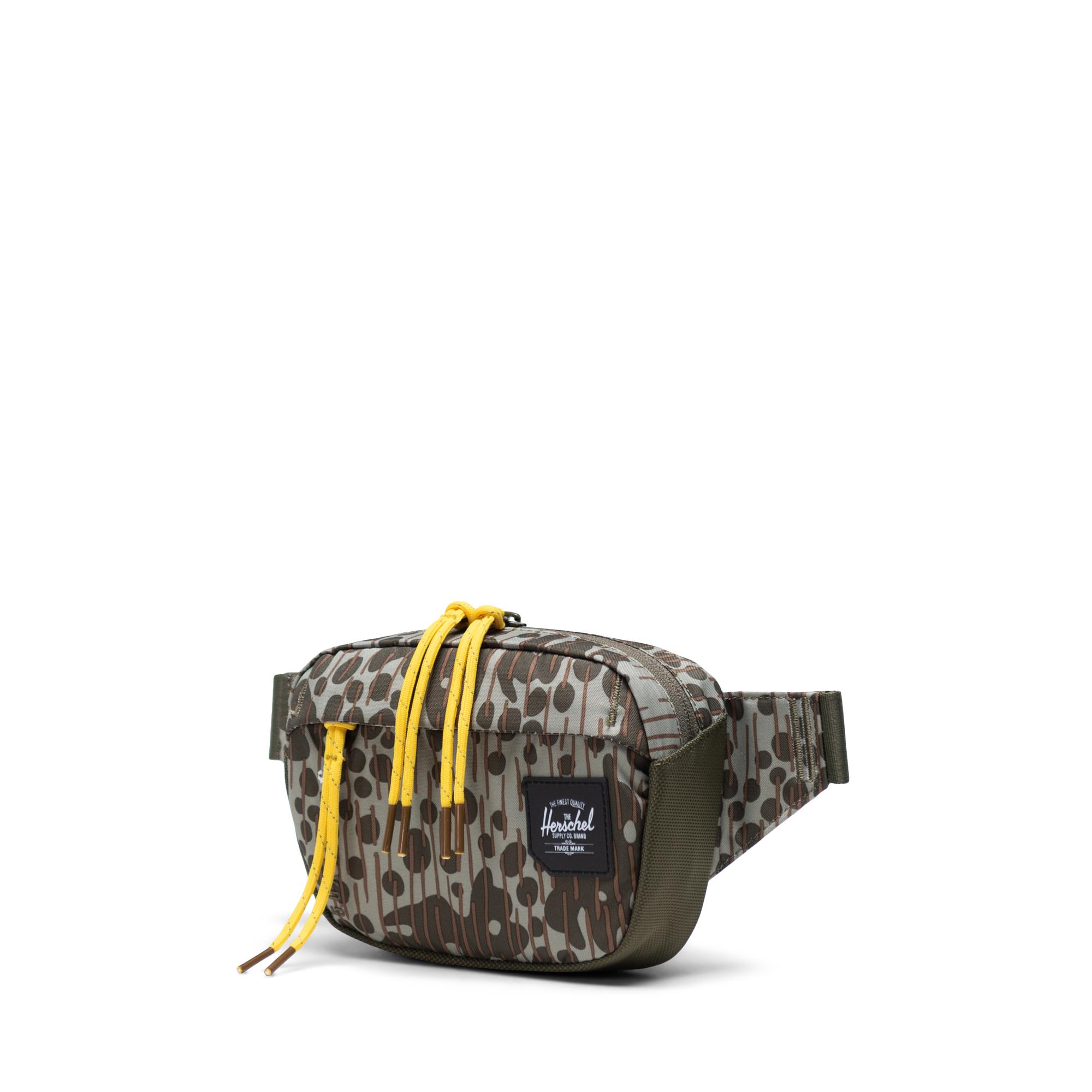 Herschel tour clearance small hip pack